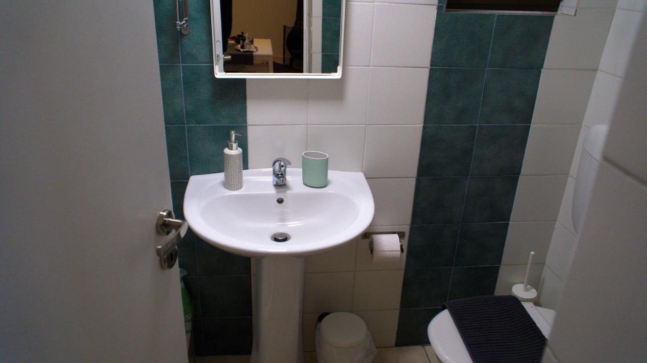 Апартаменты Helen's Welcoming & Cozy Flat *