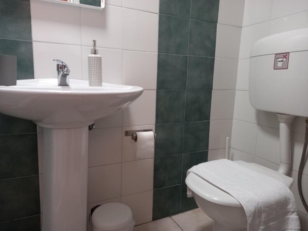 Helen's Welcoming & Cozy Flat Appartement Koropíon